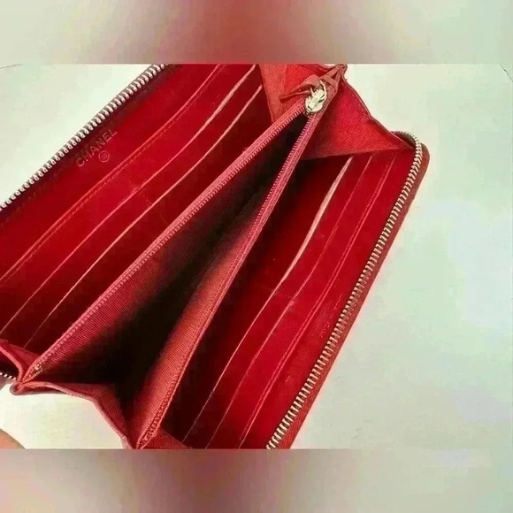 Chanel | Quilted Lambskin Diamond Stitch Full Zippy Long Wallet Silver Hardware - Picture 11 of 12